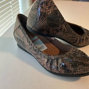 Women’s shoes